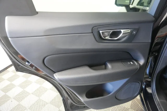 Used 2021 Onyx Black Metallic Volvo T5 Momentum image 35