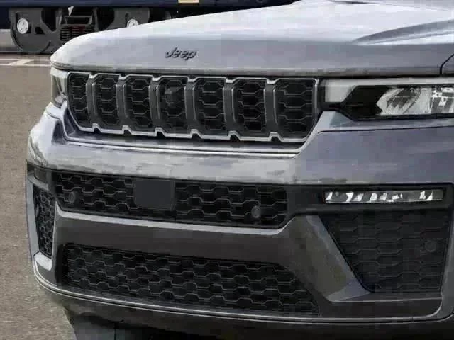 New 2026 Baltic Gray Metallic Clear-Coat Exterior Paint Jeep Limited image 88