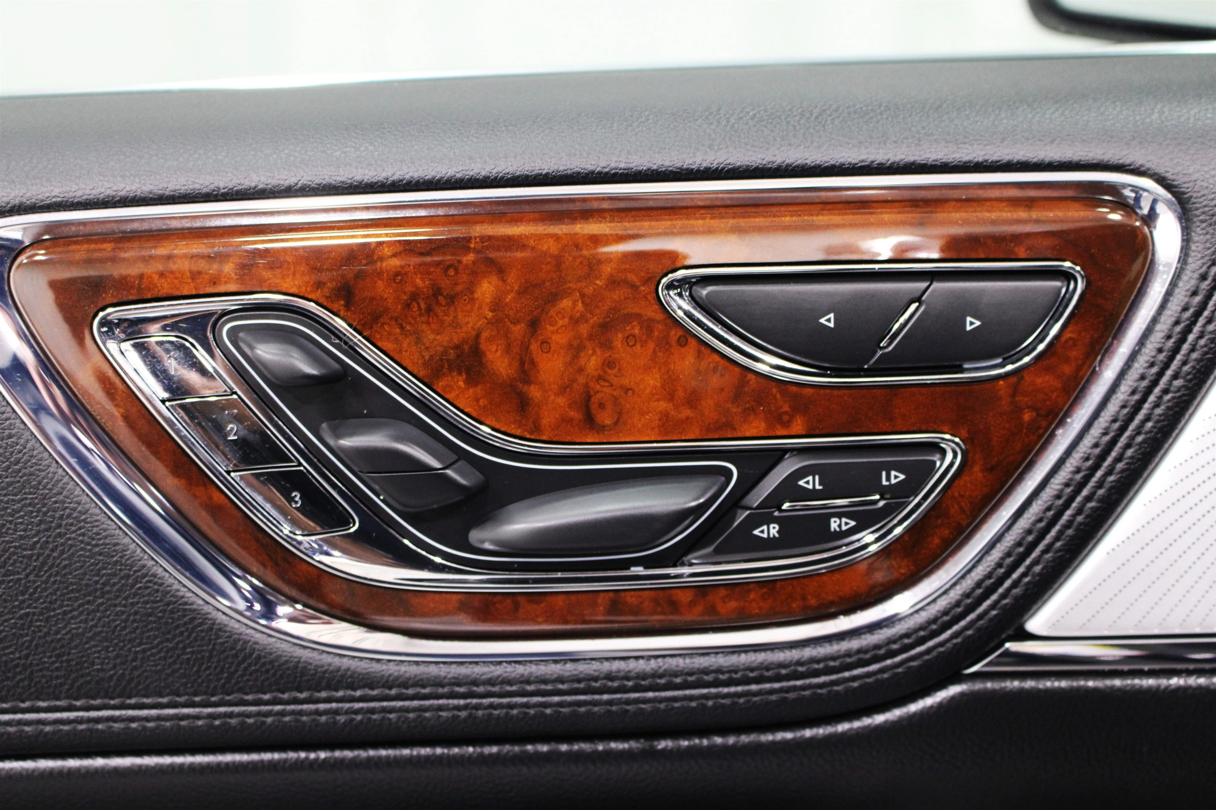 2018 Lincoln Continental Reserve - Photo 8