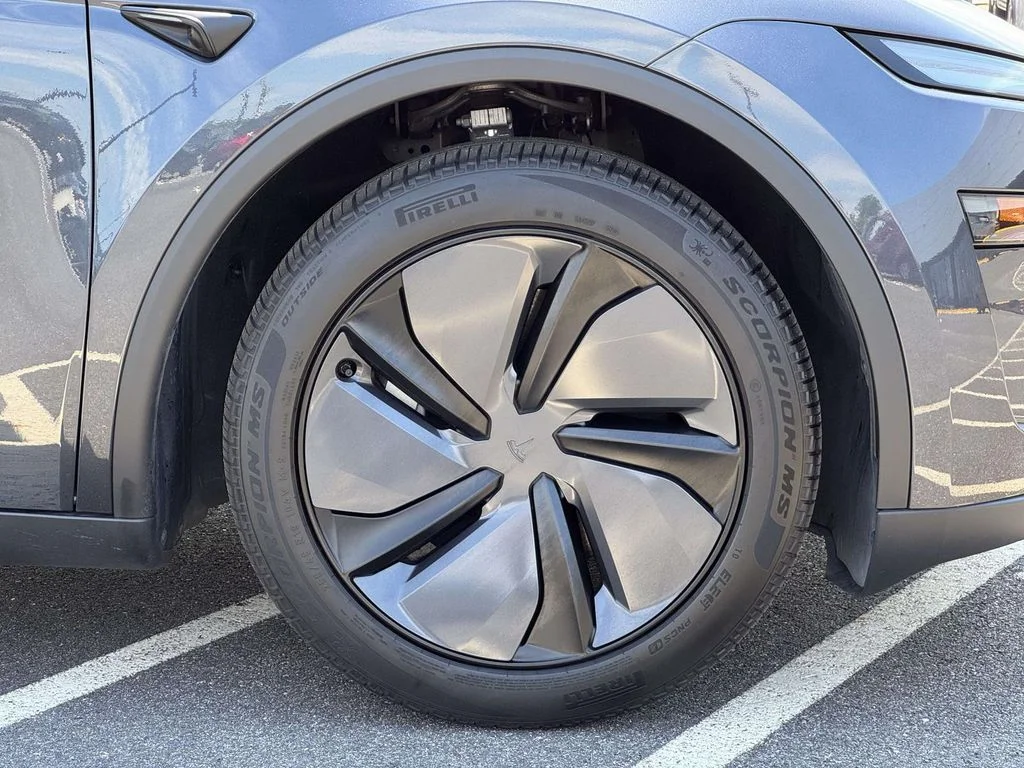 2026 Tesla Model Y Premium - Photo 11