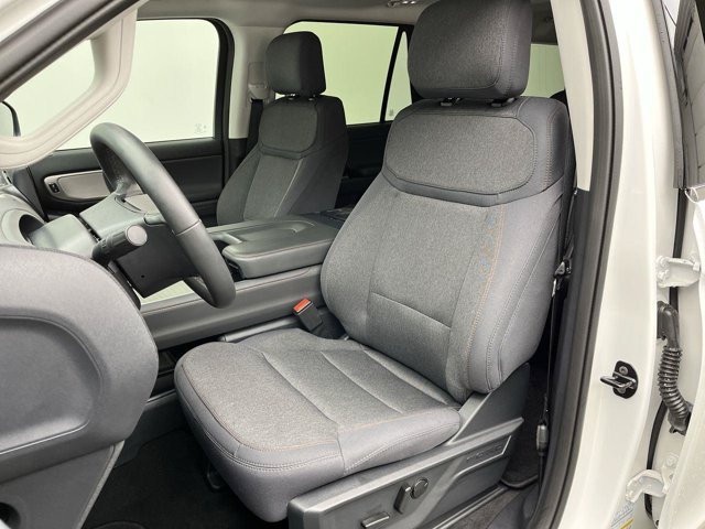 Used 2025 Star White Metallic Tri-Coat Ford Active image 9