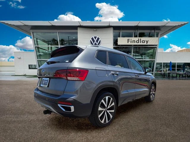 Certified Used 2023  Volkswagen 1.5T SE image 7