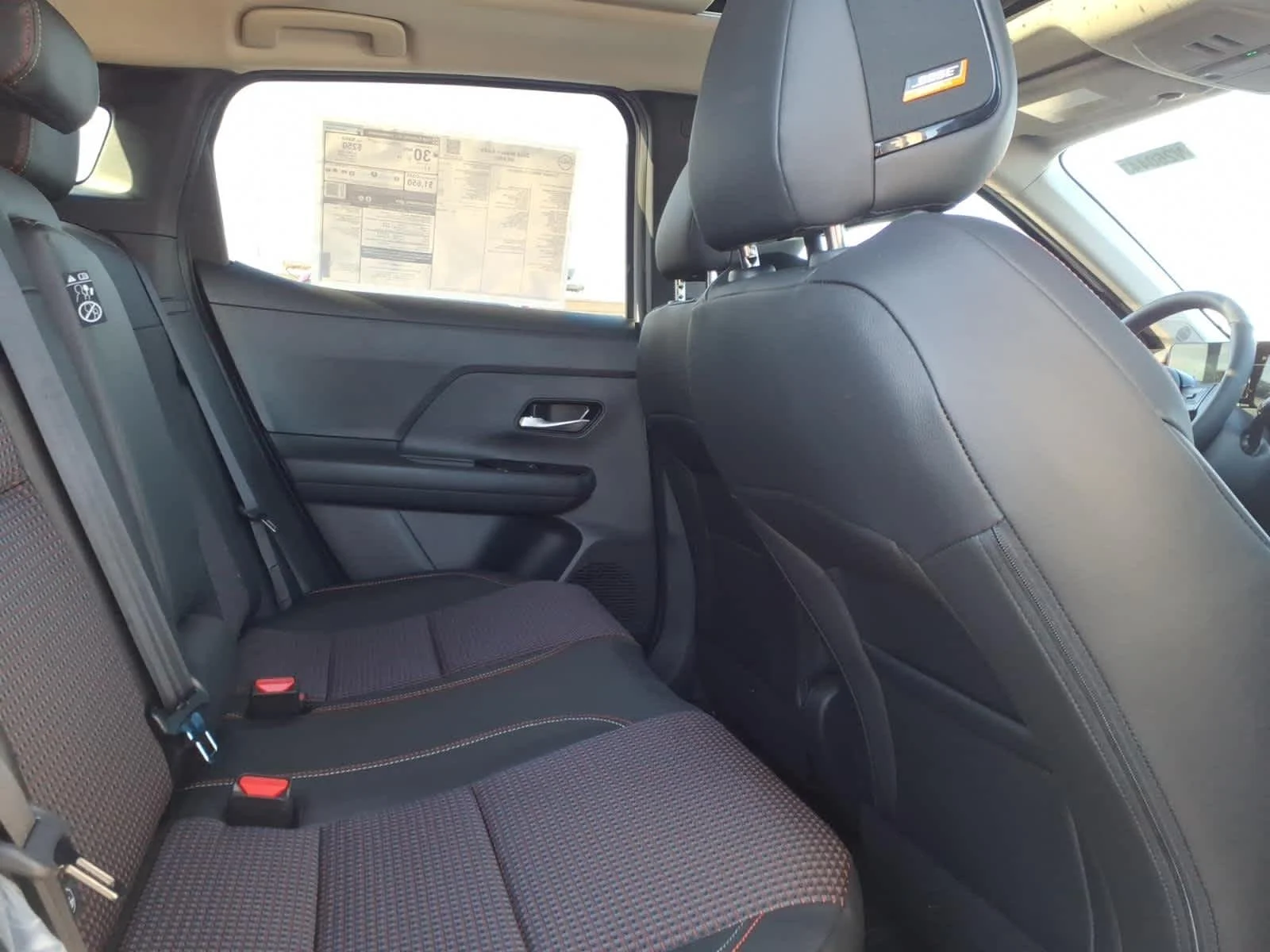 New 2026 Aspen White Tricoat/Super Black Nissan SR image 5