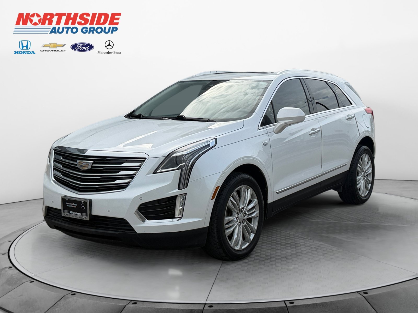 Used 2019 Crystal White Tricoat Cadillac Premium Luxury FWD image 3