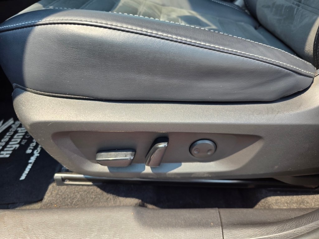 Used 2025 Red Mitsubishi Trail Edition image 16