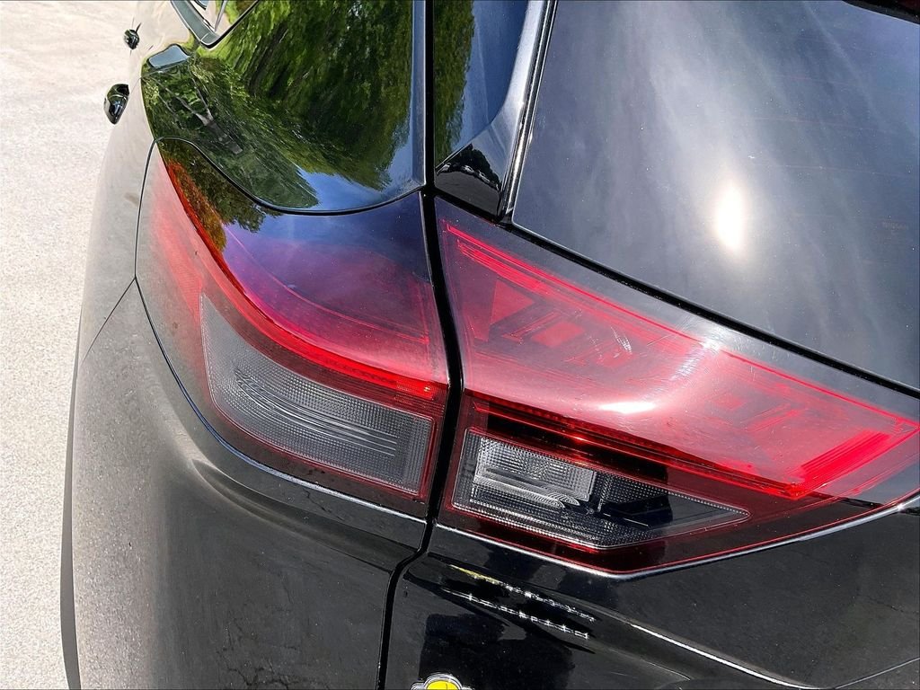 Certified Used 2022 Black Nissan SL image 31