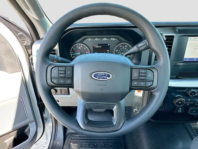 New 2026 Oxford White Ford XL image 7
