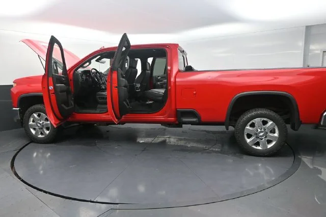 Used 2020 Red Chevrolet LTZ image 33