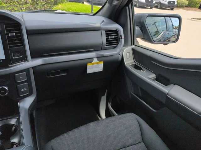 New 2026 Agate Black Metallic Ford XLT image 17