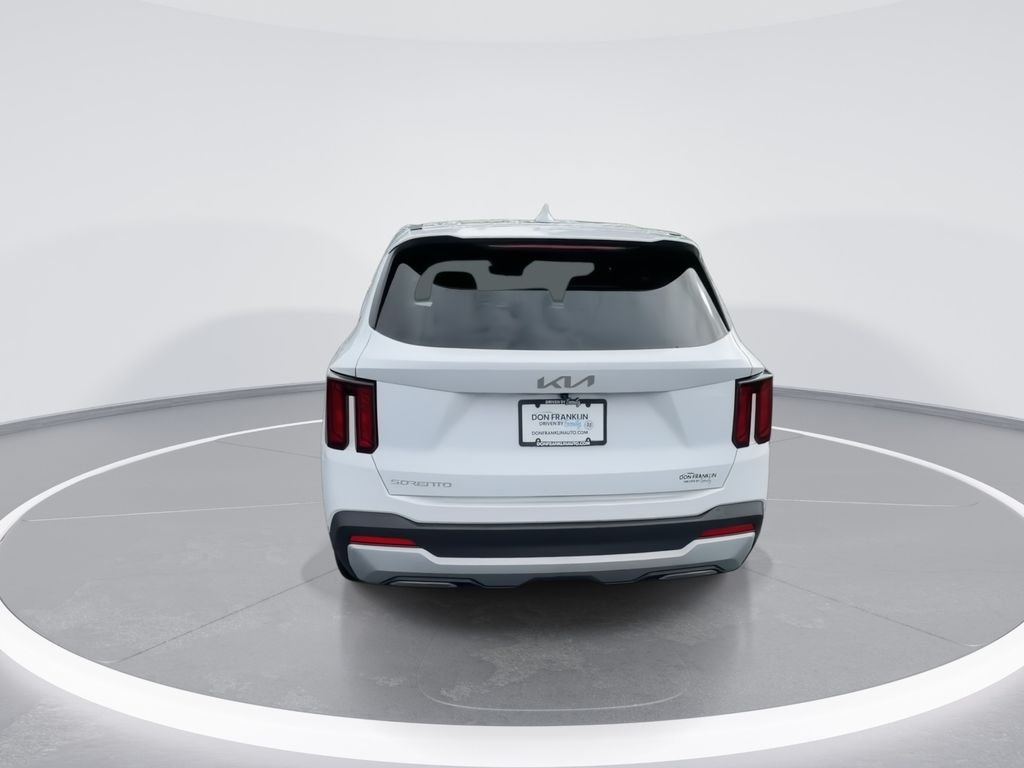 Used 2024 White Kia LX image 8