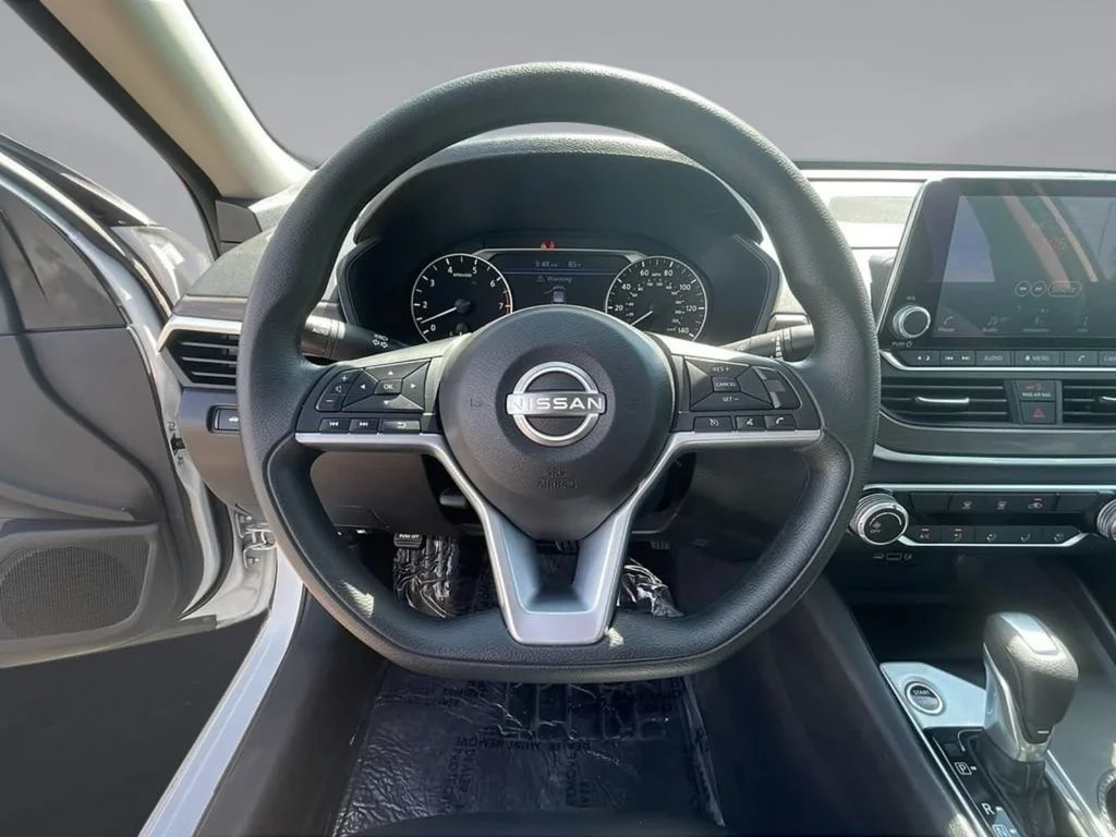 2025 Nissan Altima SV - Photo 17