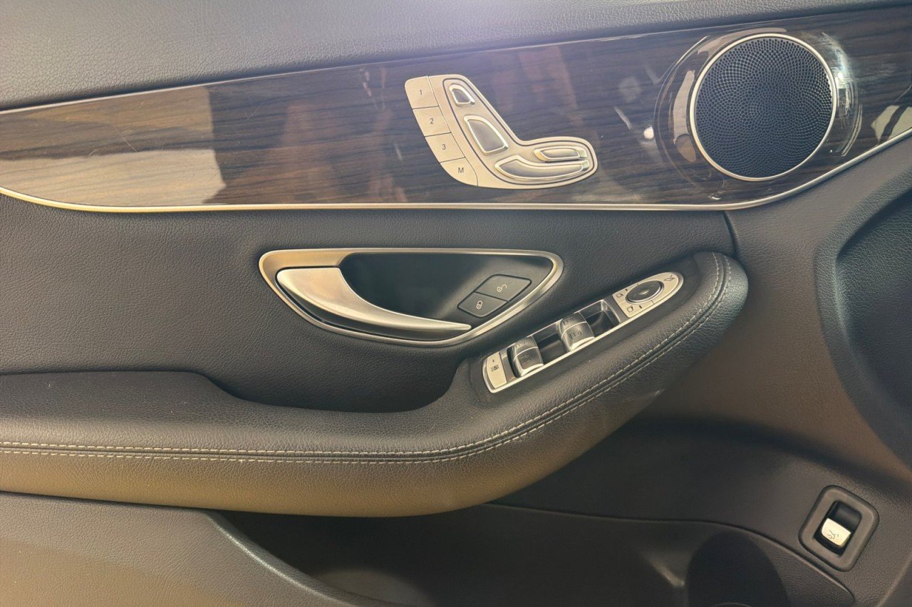 Used 2019 Black Mercedes-Benz C 300 image 10