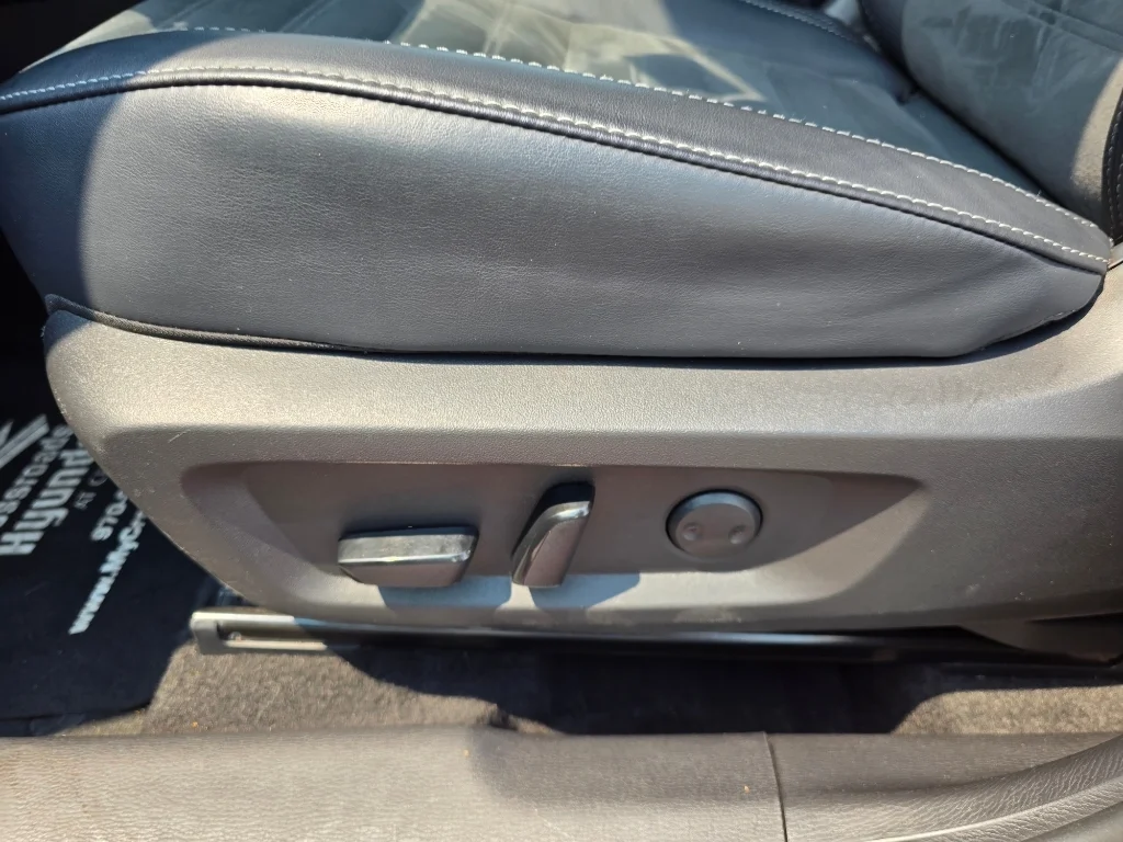 Used 2025 Red Mitsubishi Trail Edition image 16