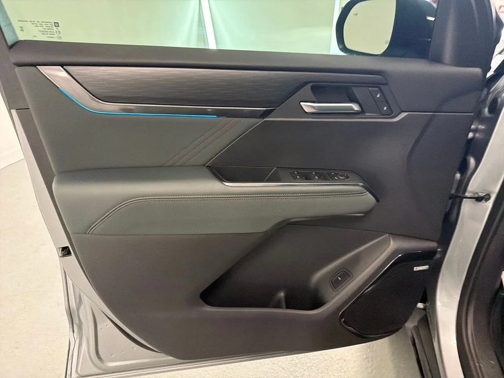 Used 2025 Silver GMC AT4 image 13
