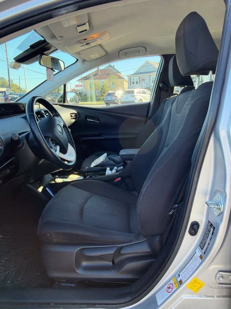 Used 2018 Classic Silver Metallic Toyota Plus image 4