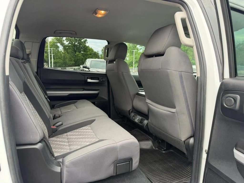 2020 Toyota Tundra SR5 - Photo 11