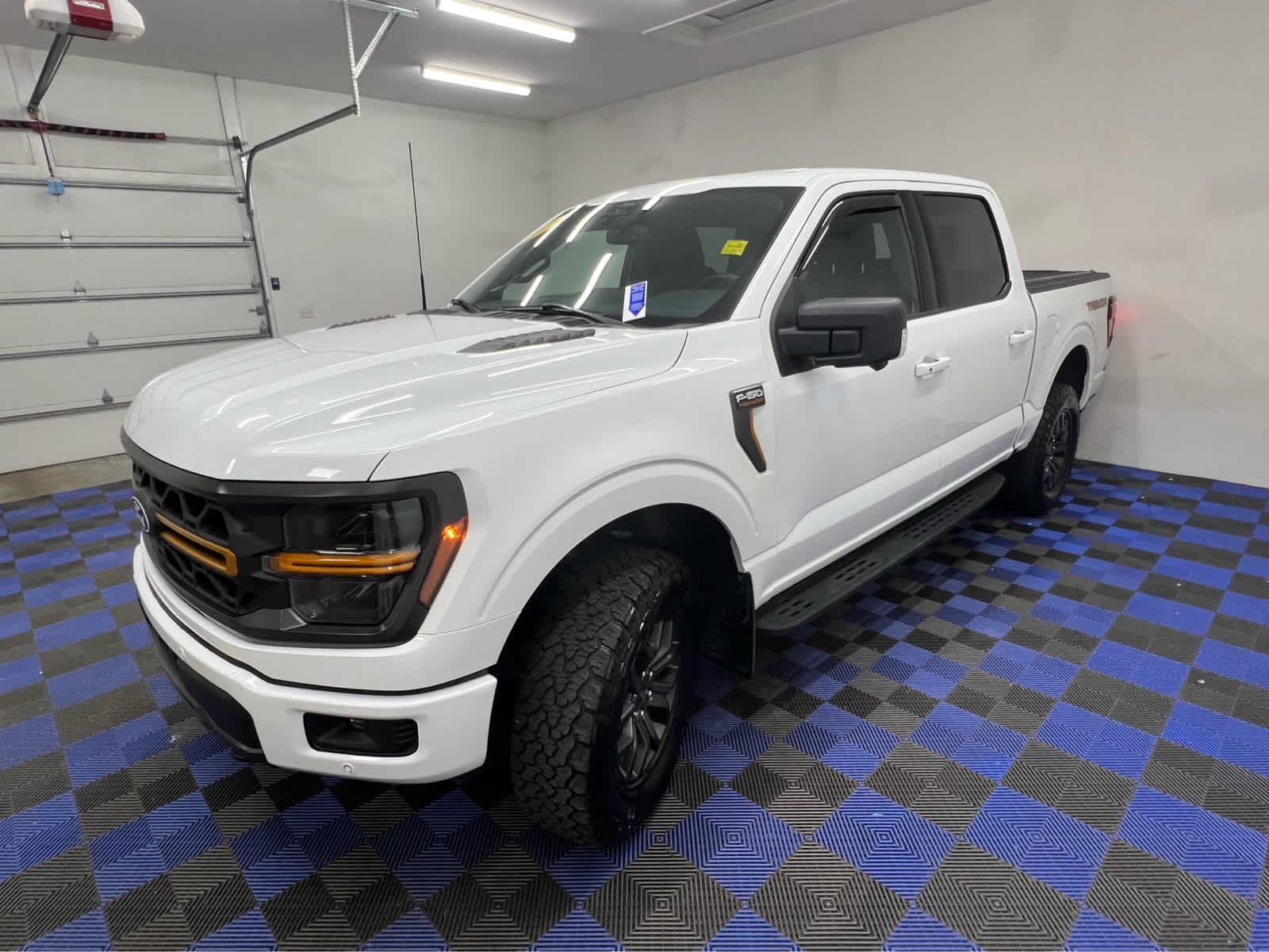 Used 2025 Oxford White Ford Tremor image 7