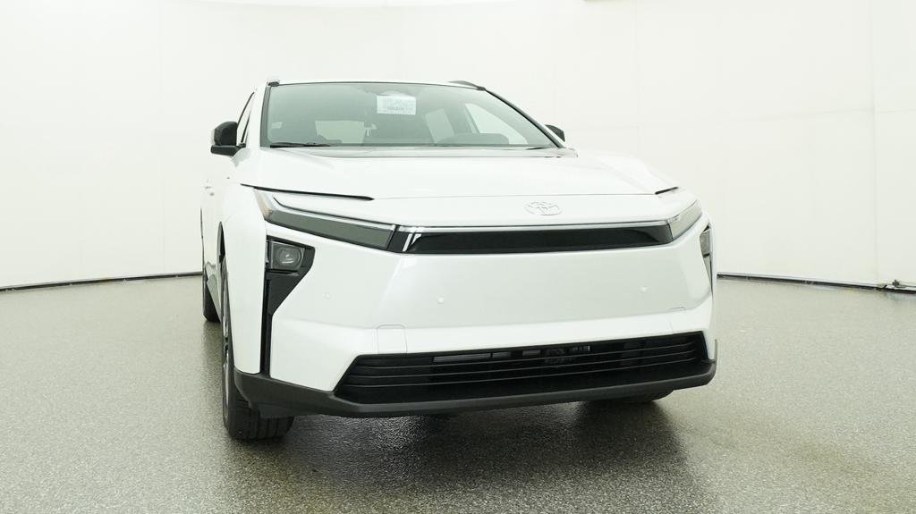 New 2027 Wind Chill Pearl Toyota XLE image 7