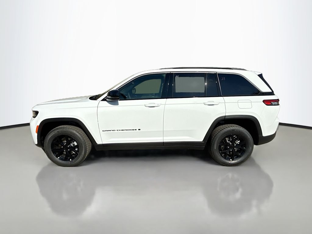 New 2026 Bright White Clear-Coat Exterior Paint Jeep Laredo Altitude image 7