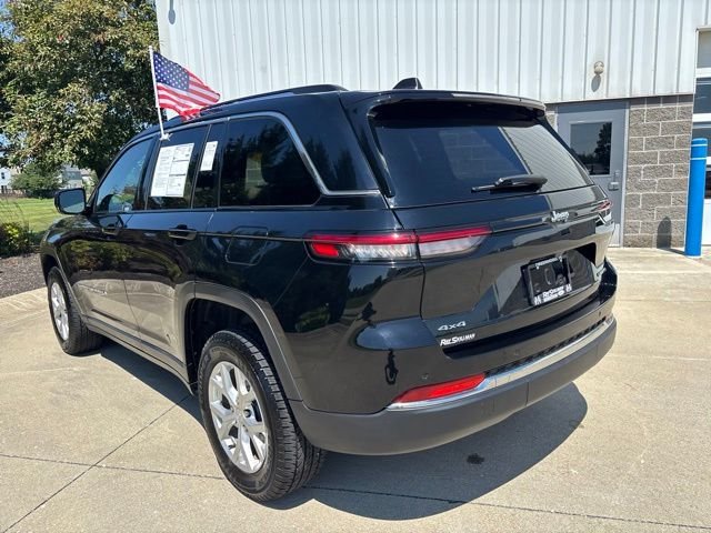 Used 2023 Black Jeep Limited image 10