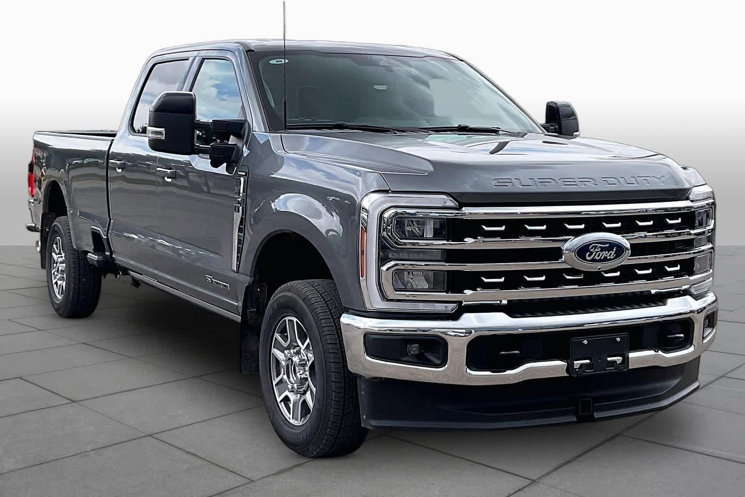 Used 2026 Carbonized Gray Metallic Ford LARIAT image 3