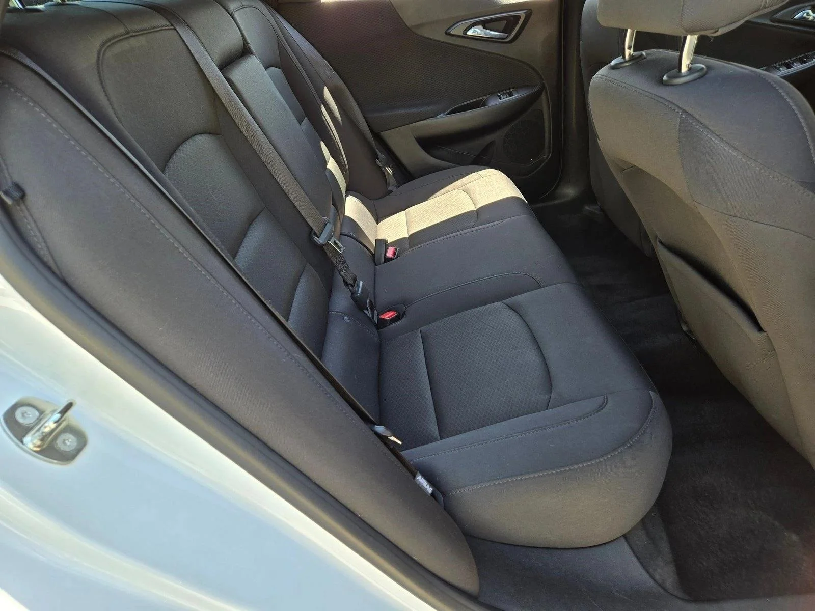 Used 2018 Summit White Chevrolet LT image 18