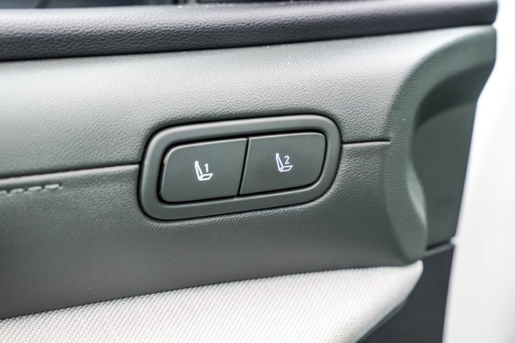 Used 2025 White Hyundai Limited image 45