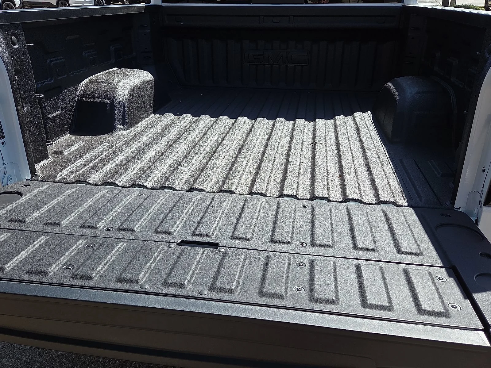 2026 GMC Sierra 1500 AT4 - Photo 9