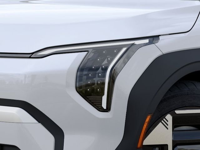 New 2027 Snow White Pearl Kia Wind image 10