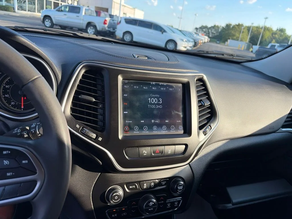 Certified Used 2022 Gray Jeep Latitude Lux image 34