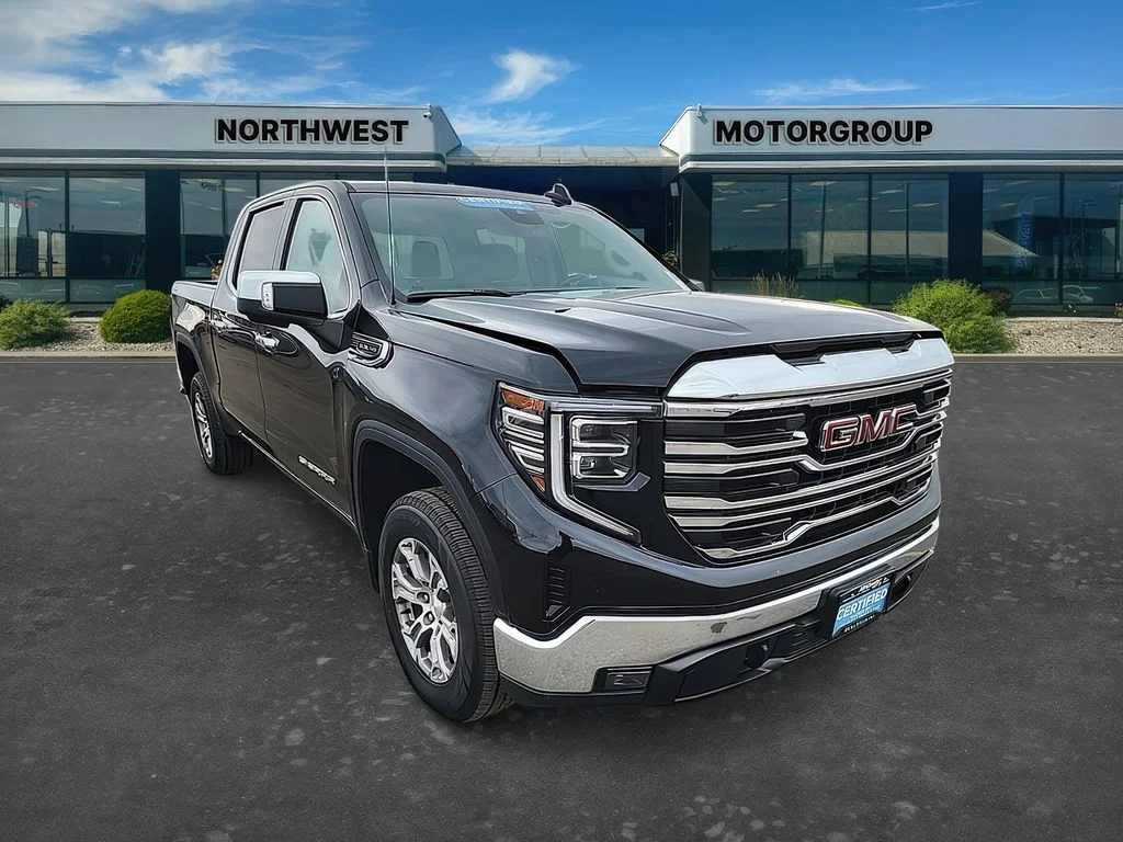2024 GMC Sierra 4WD Crew Cab Short Box SLT's photo