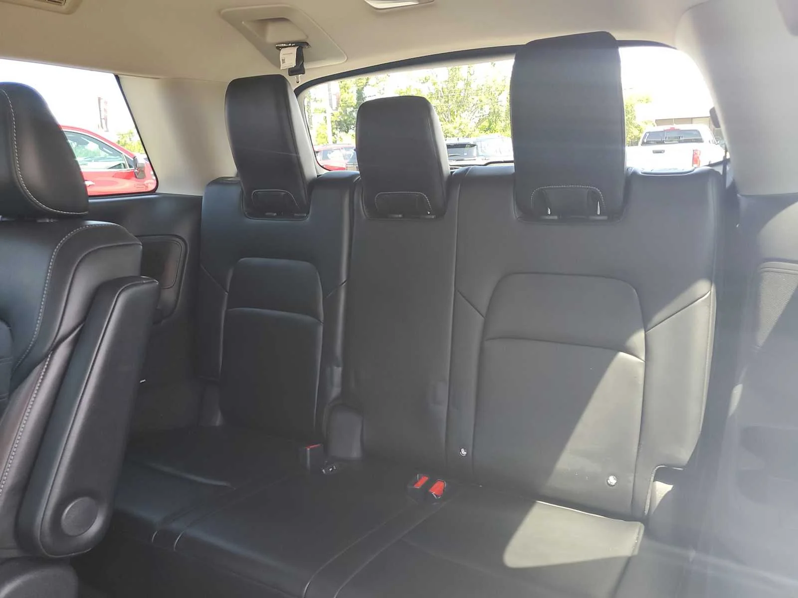 Used 2022  Nissan Platinum image 15