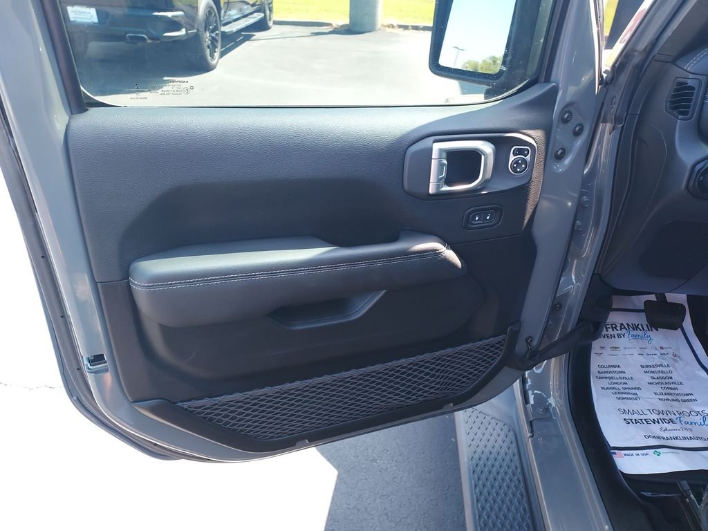 Used 2020 Gray Jeep Overland image 12