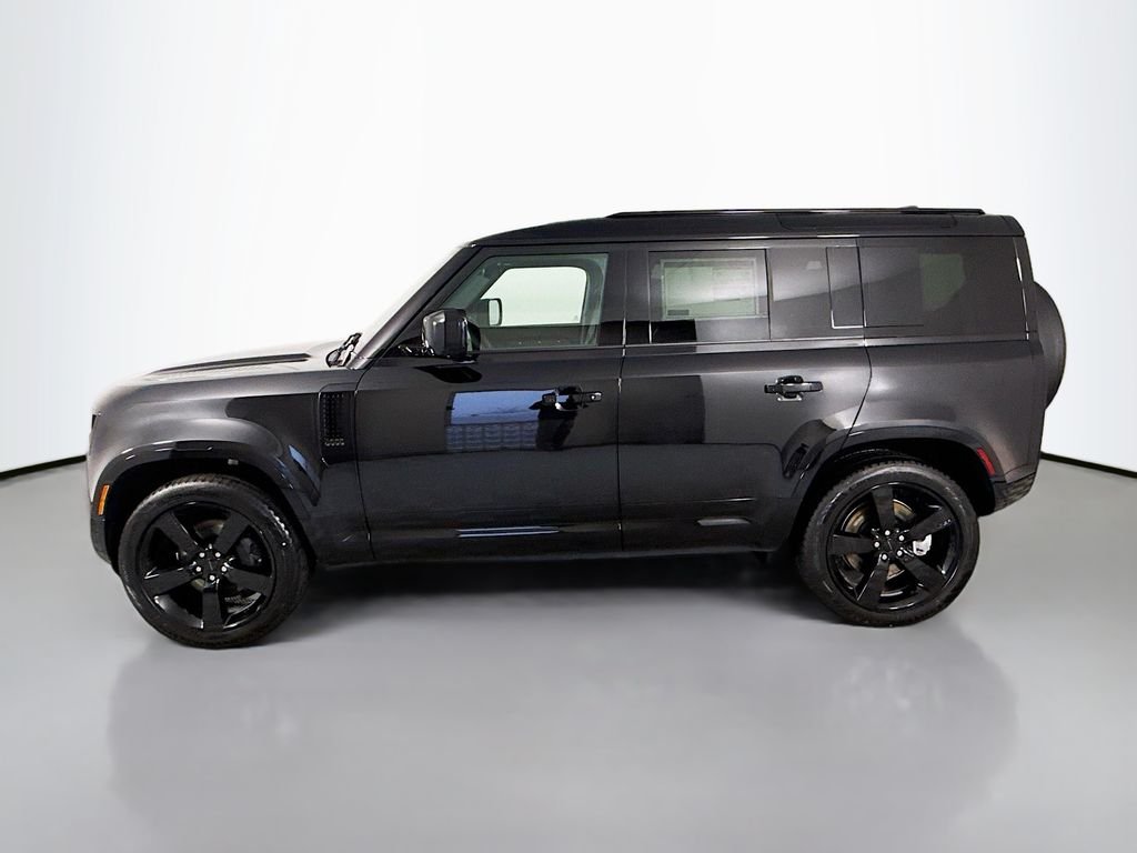 New 2026 Santorini Black Land Rover X-Dynamic SE image 2