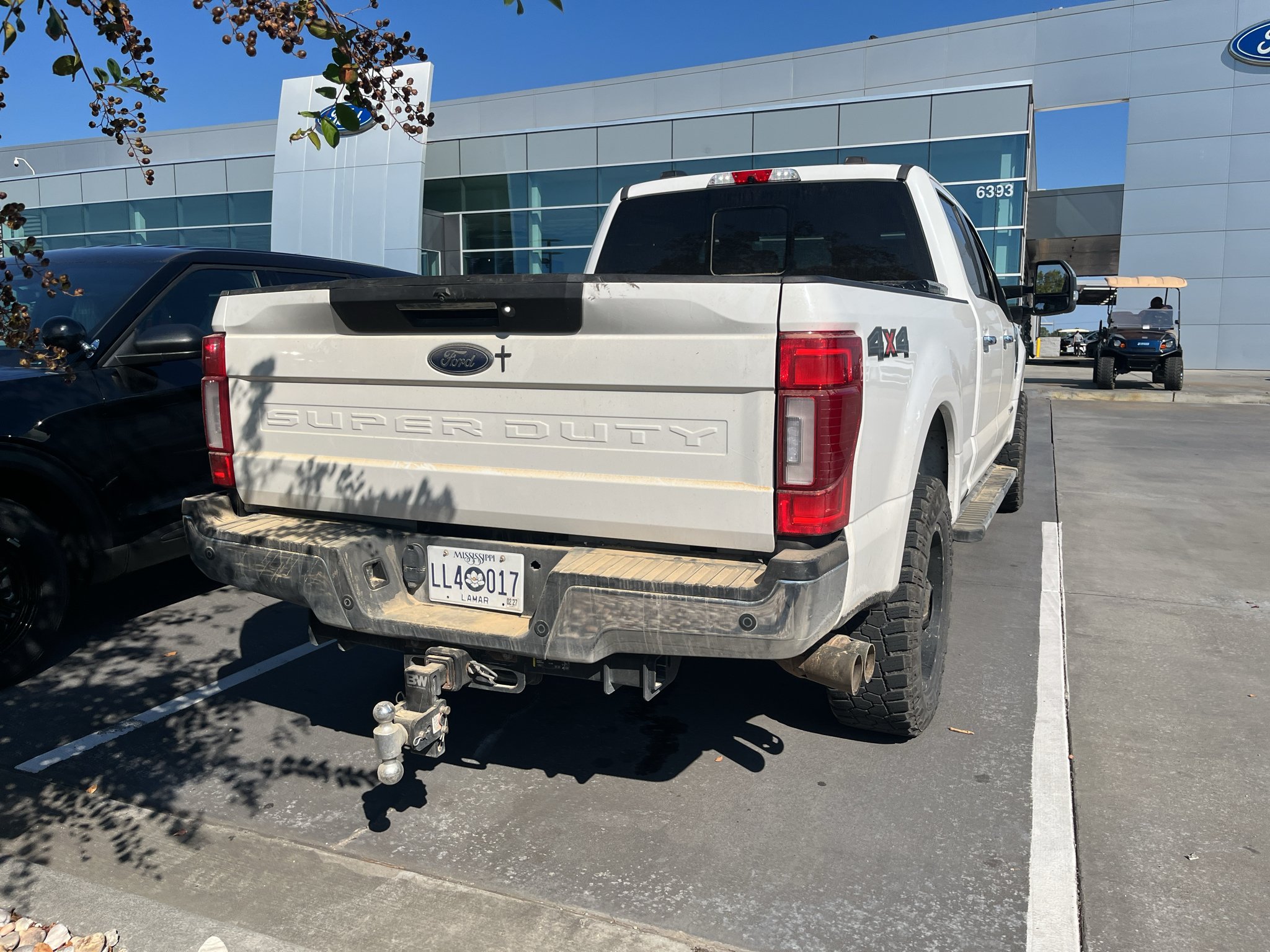 Used 2022 Star White Metallic Tri-Coat Ford LARIAT image 4