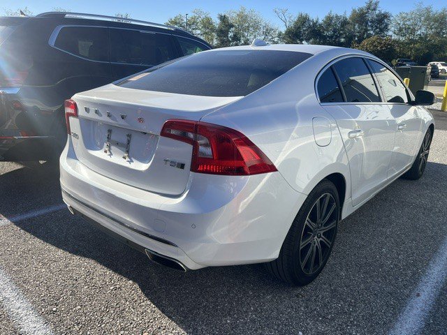 Used 2017 Crystal White Metallic Volvo Inscription Platinum image 3