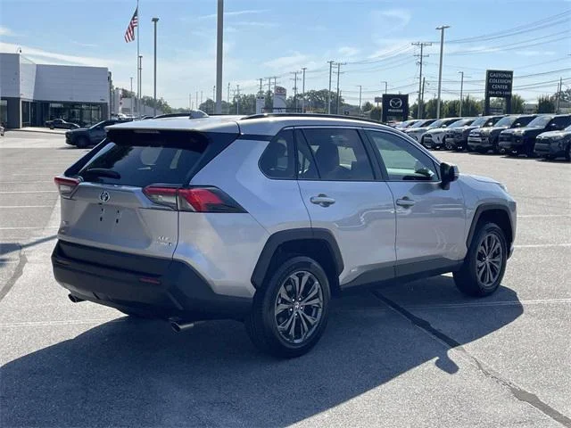 2023 Toyota RAV4 XLE Premium - Photo 7