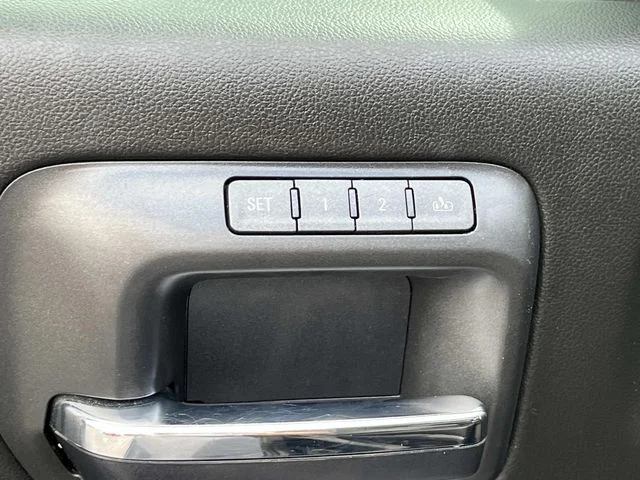 Used 2018 Silver GMC Denali image 28