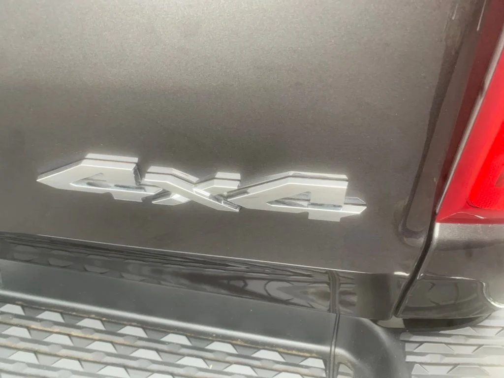 Used 2019 Granite Crystal Metallic Clearcoat Ram Big Horn/Lone Star image 10