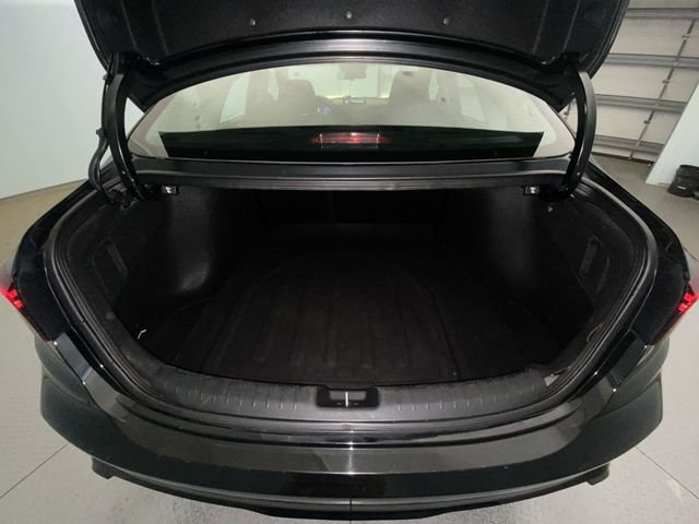Used 2023 Black Kia LXS image 22