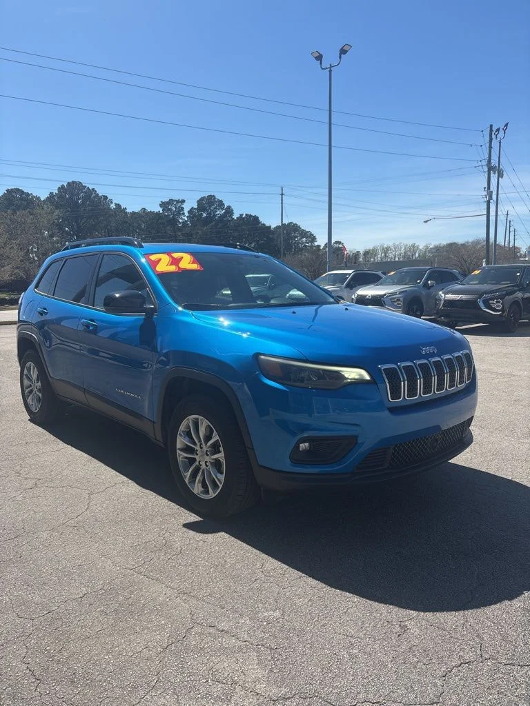 Used 2022 Blue Jeep Latitude Lux image 6