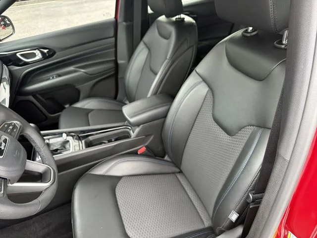 Used 2026 Red Jeep Latitude image 19