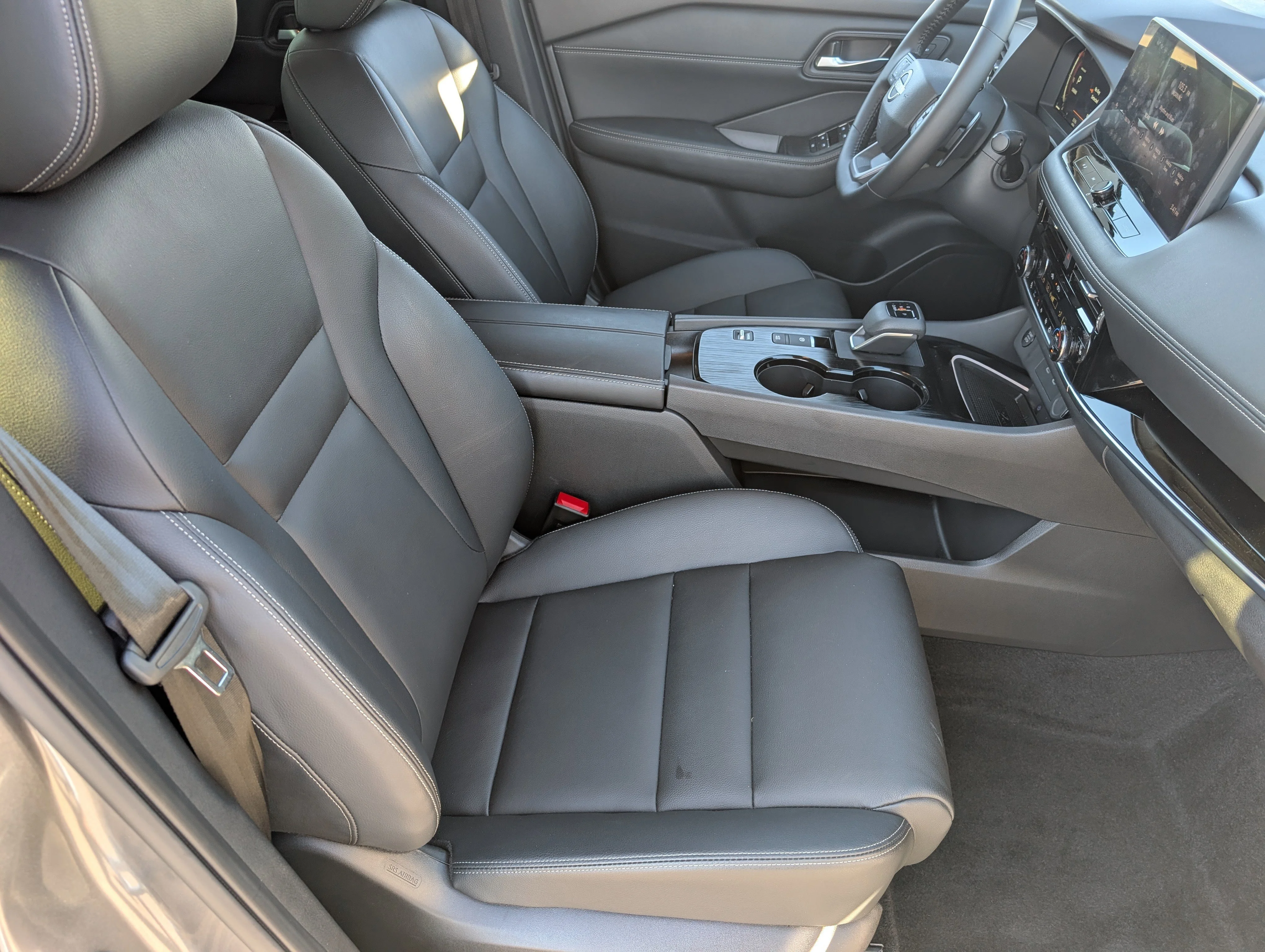2025 Nissan Rogue SL - Photo 28