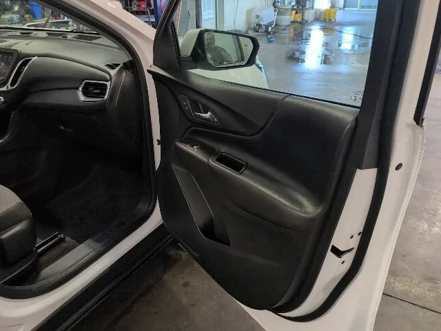 Used 2022 Summit White Chevrolet LT image 28