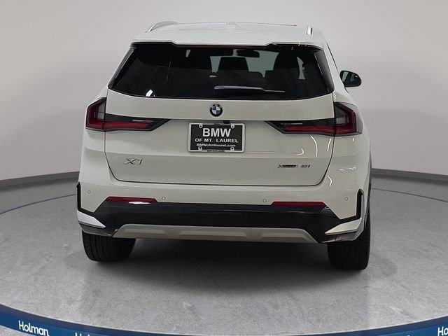 Used 2026 Alpine White BMW xDrive28i image 7
