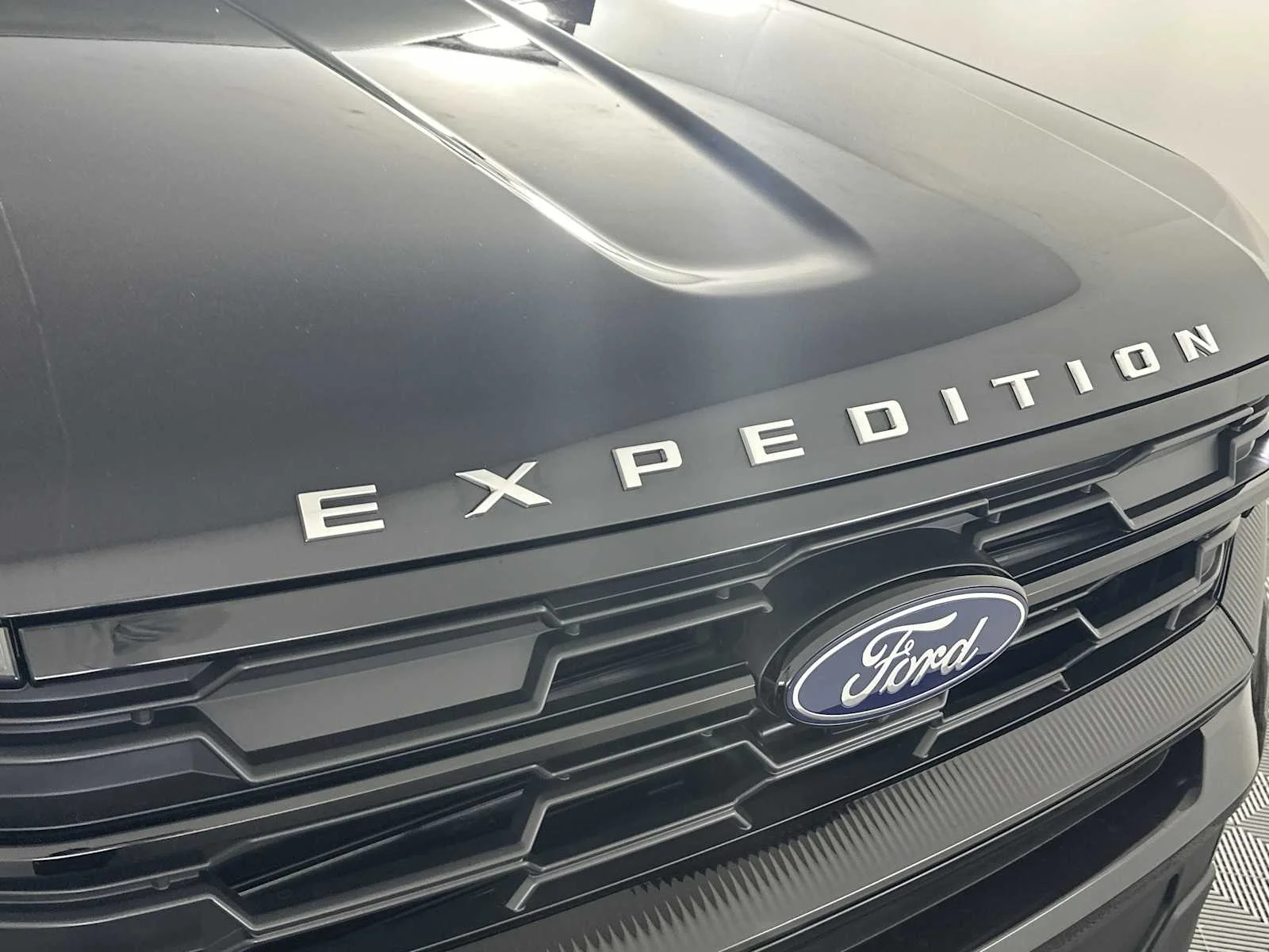 New 2026 Dark Matter Gray Ford Active image 14