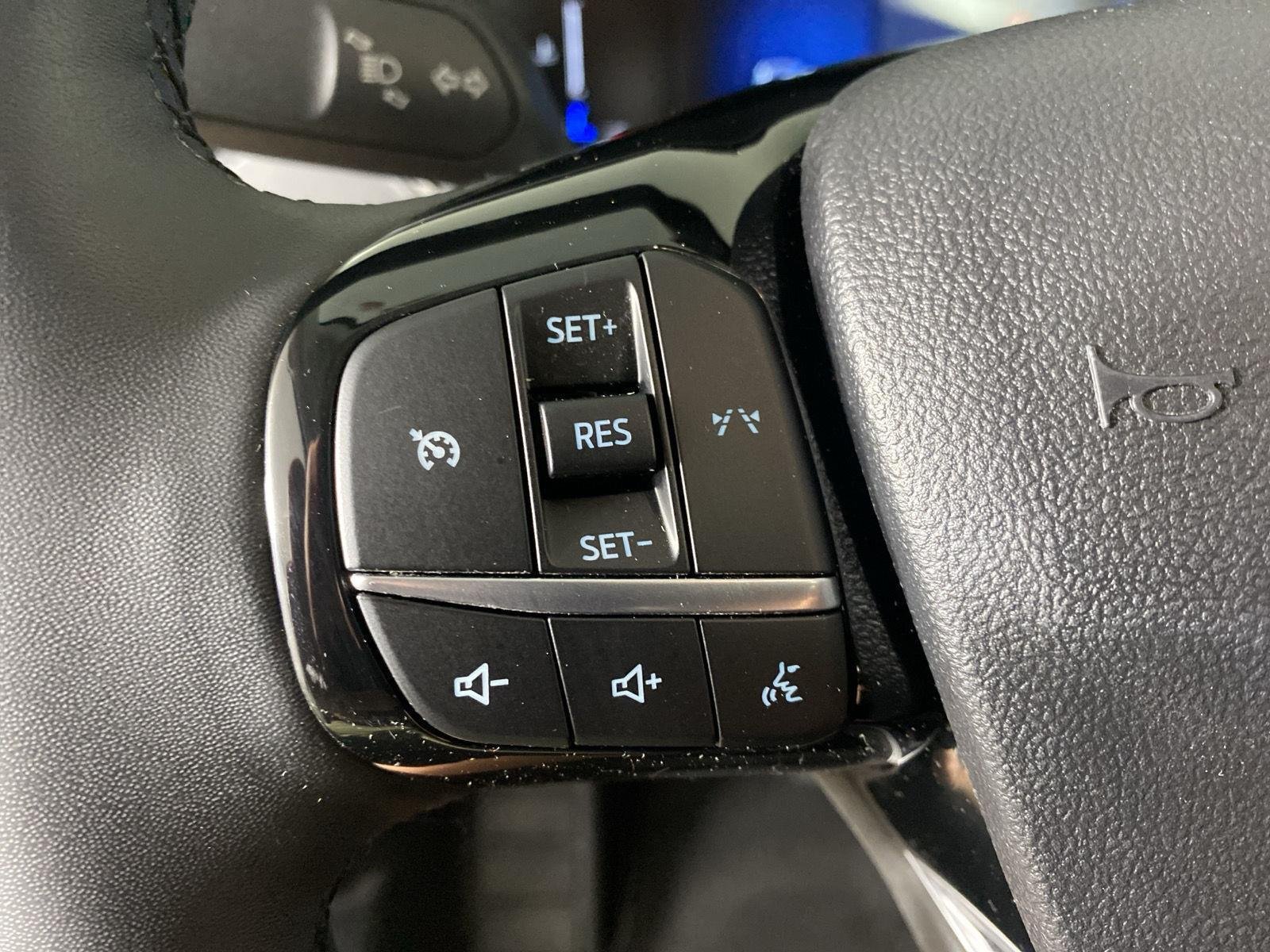 Used 2023 Iconic Silver Ford Active image 18