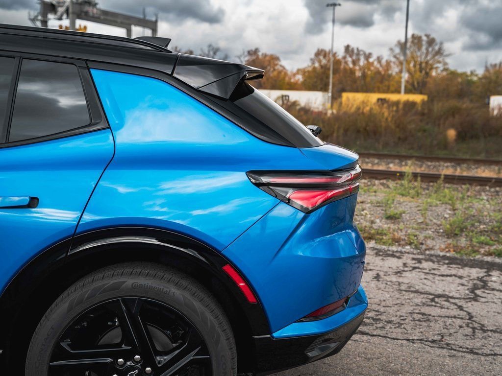 2025 Chevrolet Equinox EV RS - Photo 14