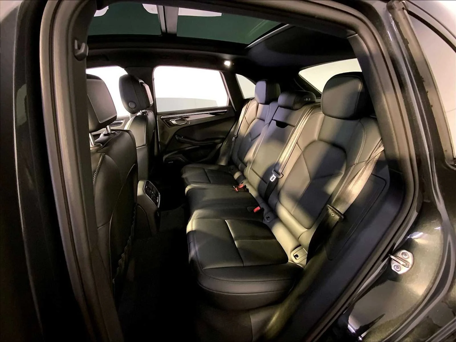 2026 Porsche Macan Base - Photo 24