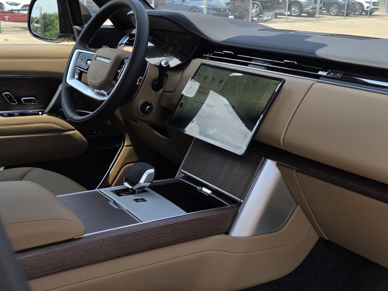 New 2026 Eiger Grey Land Rover SE image 40
